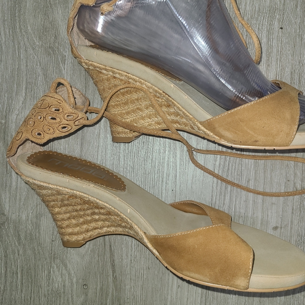 Moda Sandals - Picture 3 of 11